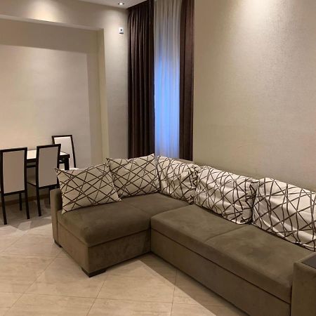 Apartment Three Bedroom In Saburtalo 트빌리시 외부 사진