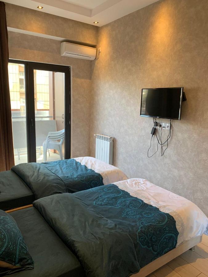 Apartment Three Bedroom In Saburtalo 트빌리시 외부 사진